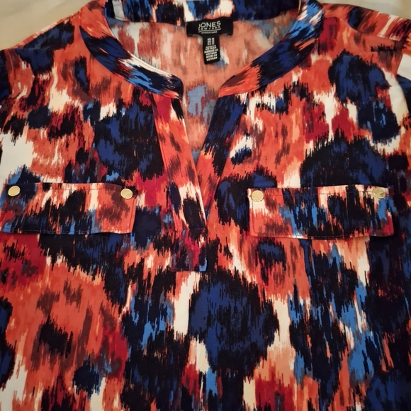 Jones New York Red and Blue Graphic Blouse with Mandarin Collar - Picture 3 of 7
